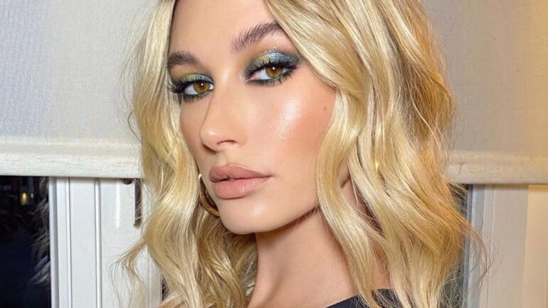 Hailey Bieber (Baldwin) Biographie, Faits, Couleur Préférée, Petit Ami