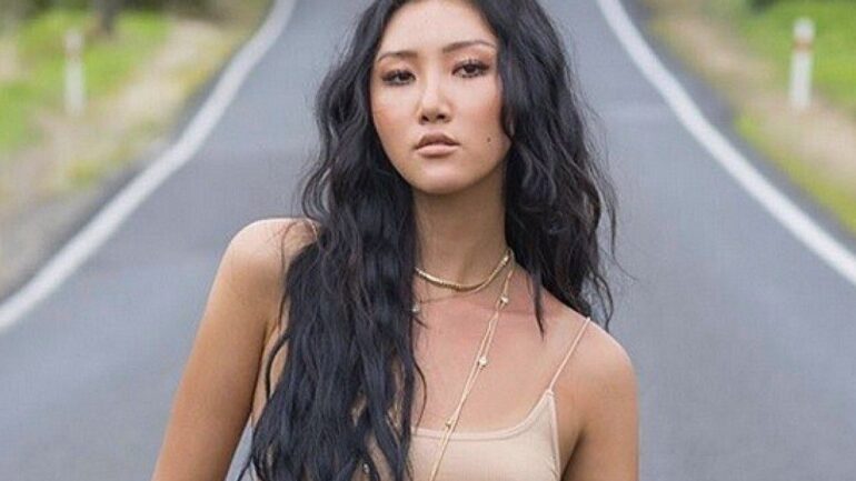 Hwasa Taille – Poids – Mensurations – Couleur des yeux