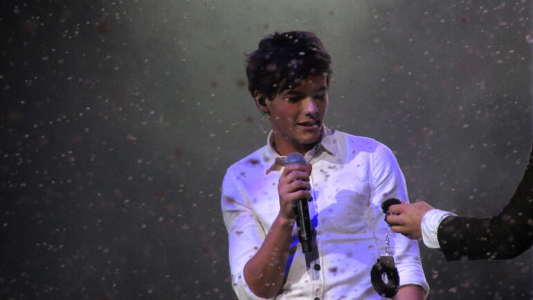 Louis Tomlinson Taille – Poids – Mensurations – Couleur des yeux